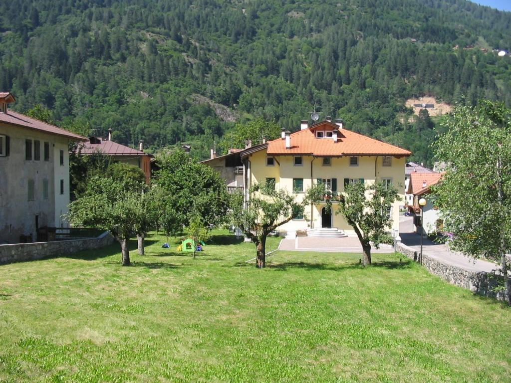 Aparthotel Casa Tomaselli Pellizzano Exteriér fotografie
